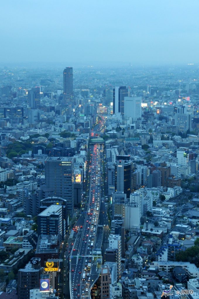 Tokyo at dusk © Y.Shimizu/© JNTO