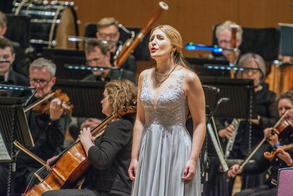 Sophia Theodorides as Leïla with the Orchestra of Opera North Photo credit: Charlotte Wellings