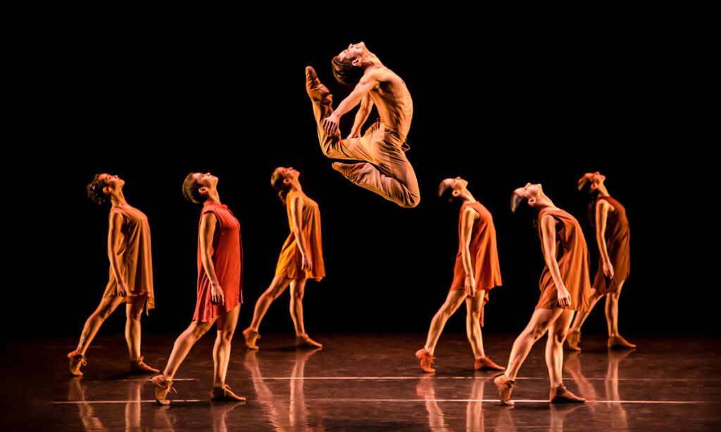 Sao Paulo Dance Company, Cassi Abranches's Agora, photo Camilo Munoz + Iari Davies 7, brighter