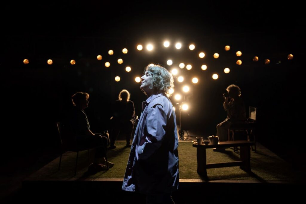 Escaped Alone - Maureen Beattie - photo credit Johan Persson