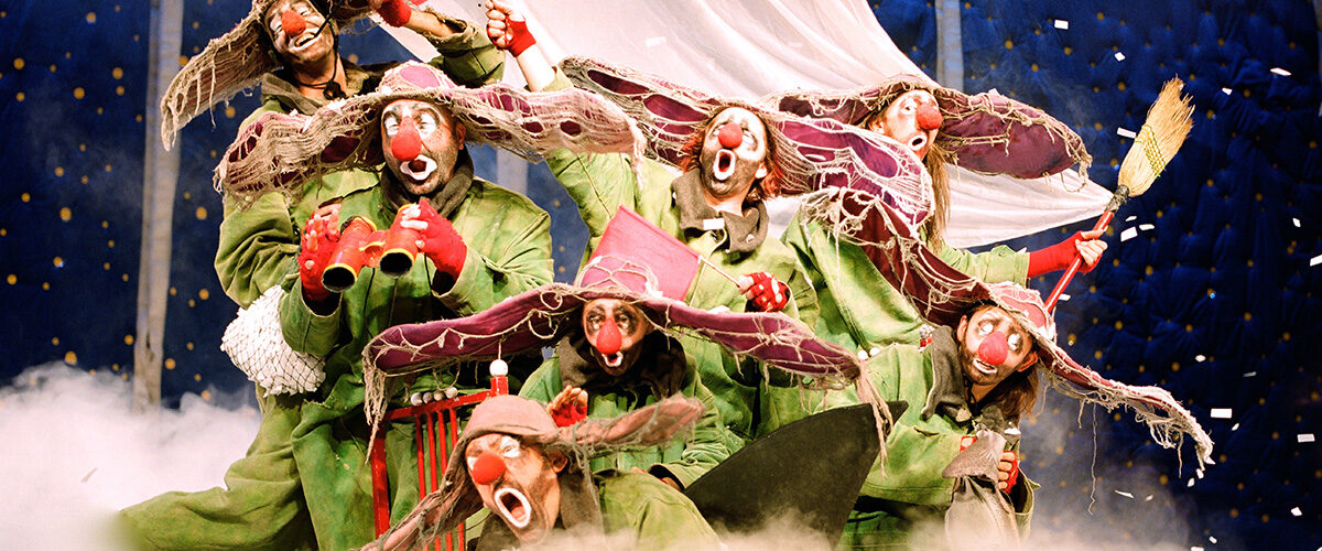 Slava Snowshow Greens on the ship by Veronique Vial