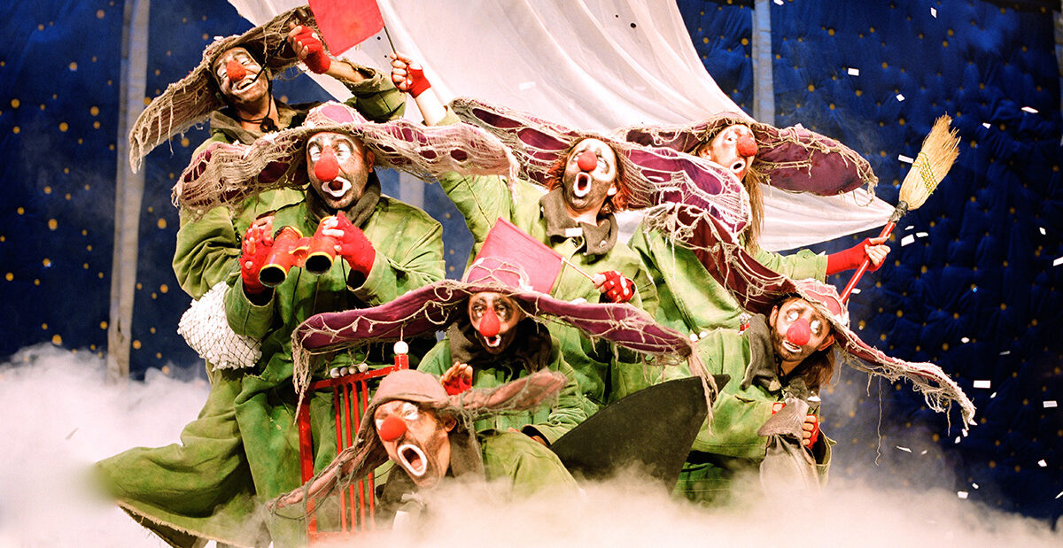 Slava Snowshow Greens on the ship by Veronique Vial