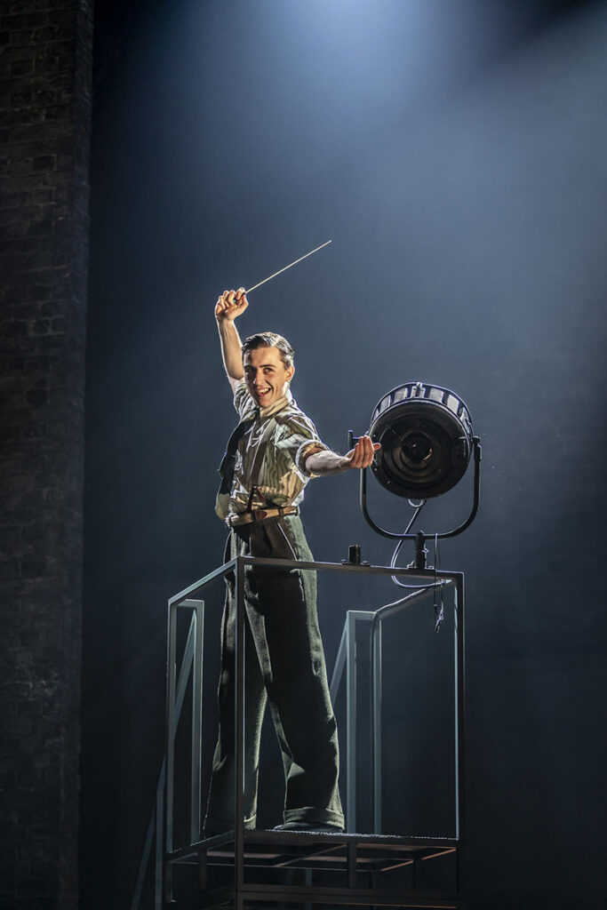 Matthew Bourne's The Red Shoes. Photo Credit: Johan Persson