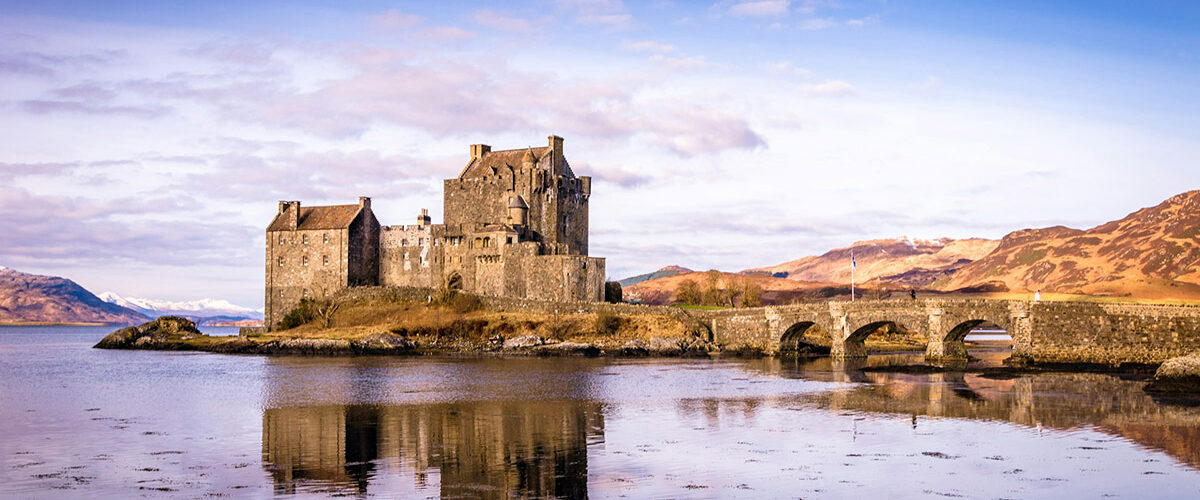 Eilean Donan Castle, United Kingdom Photo by Sourav Bhaduri on Unsplash