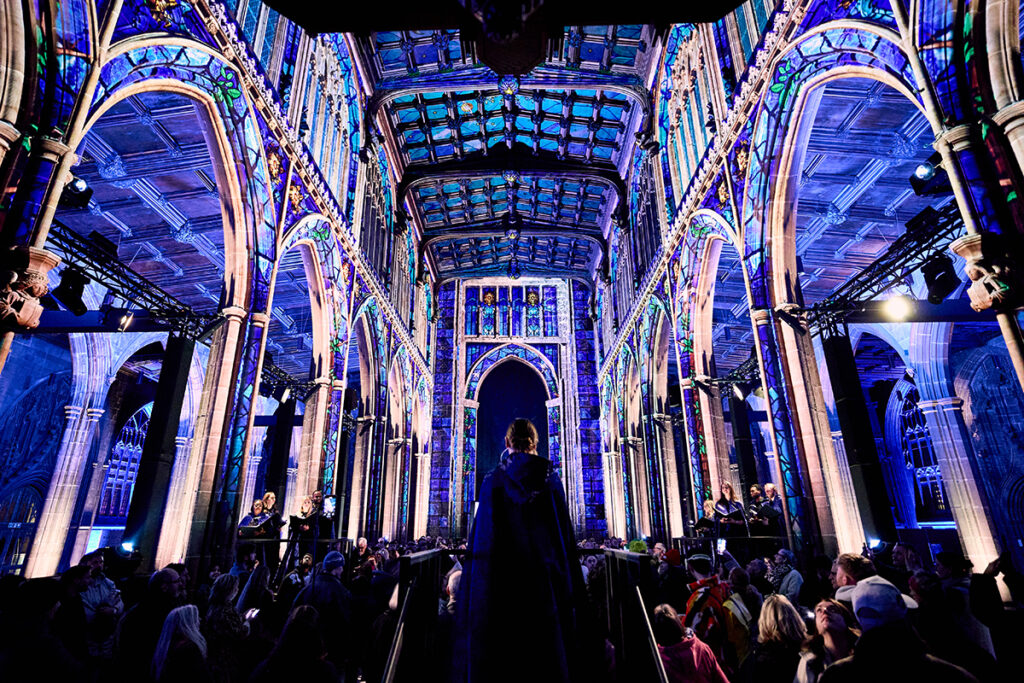 LUMINISCENCE UK Premiere - Photo Lorraine Worsley-Carter