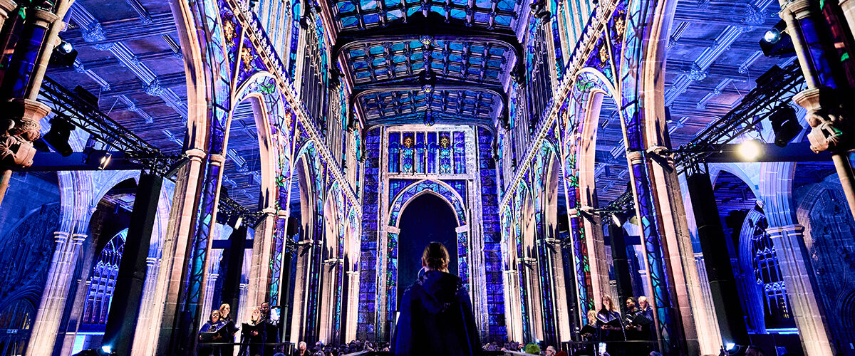 LUMINISCENCE UK Premiere - Photo Lorraine Worsley-Carter