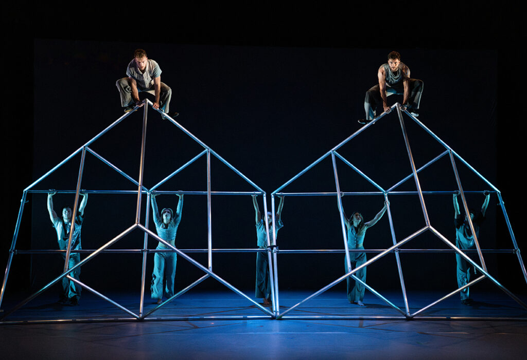 Hidden by Motionhouse. Image by Dan Tucker