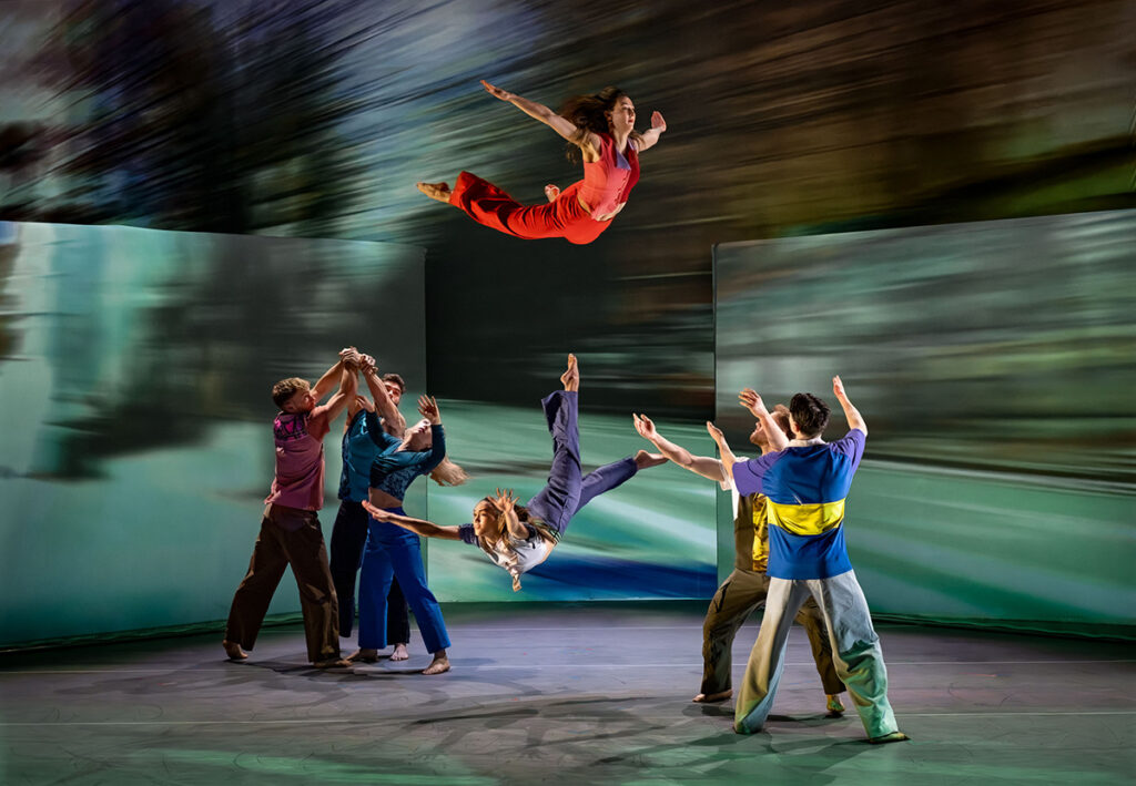 Hidden by Motionhouse. Image by Dan Tucker