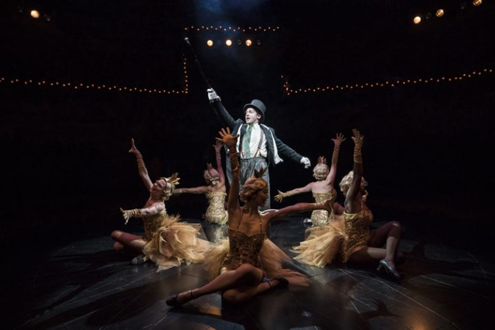 Stuart Neal as Leo Bloom and Ensemble. Image: Johan Persson.