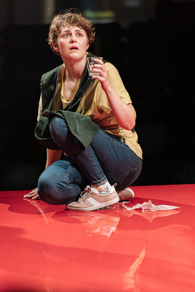 THERE IS A LIGHT - Katie West - Photo by Manuel Harlan