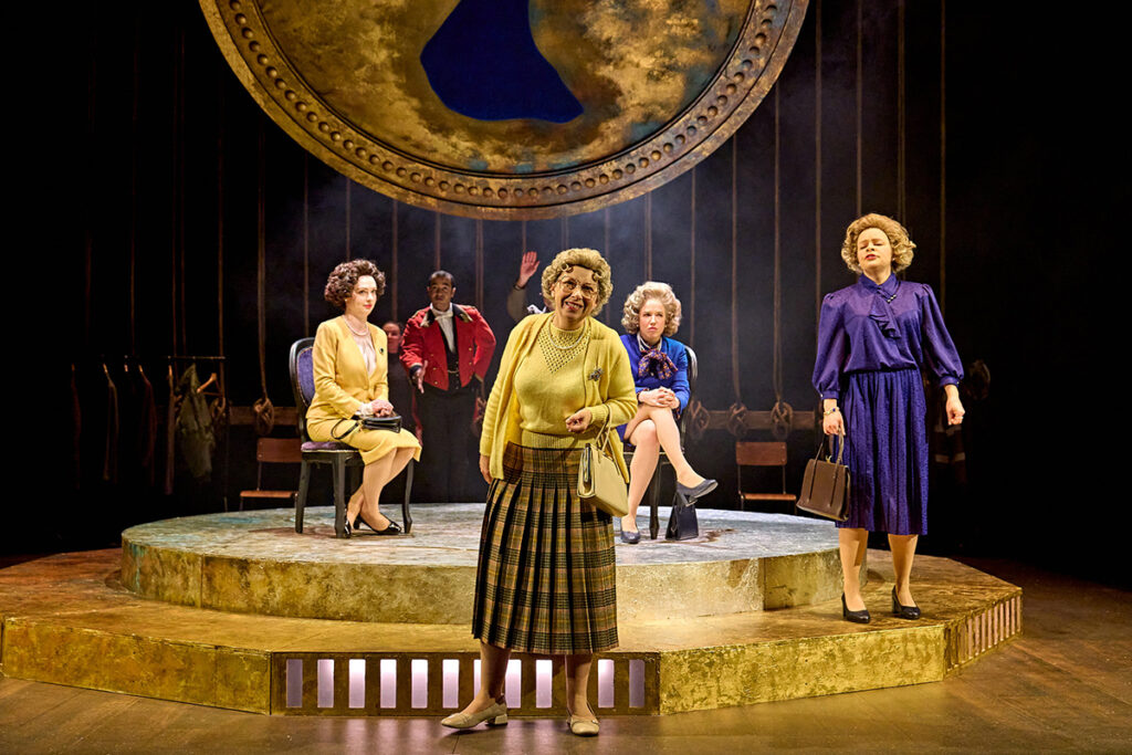 L-R - Helen Reuben, Cassius Konneh, Sarah Moyle, Emma Ernest, Jane Quinn in Handbagged. Photo Manuel Harlan