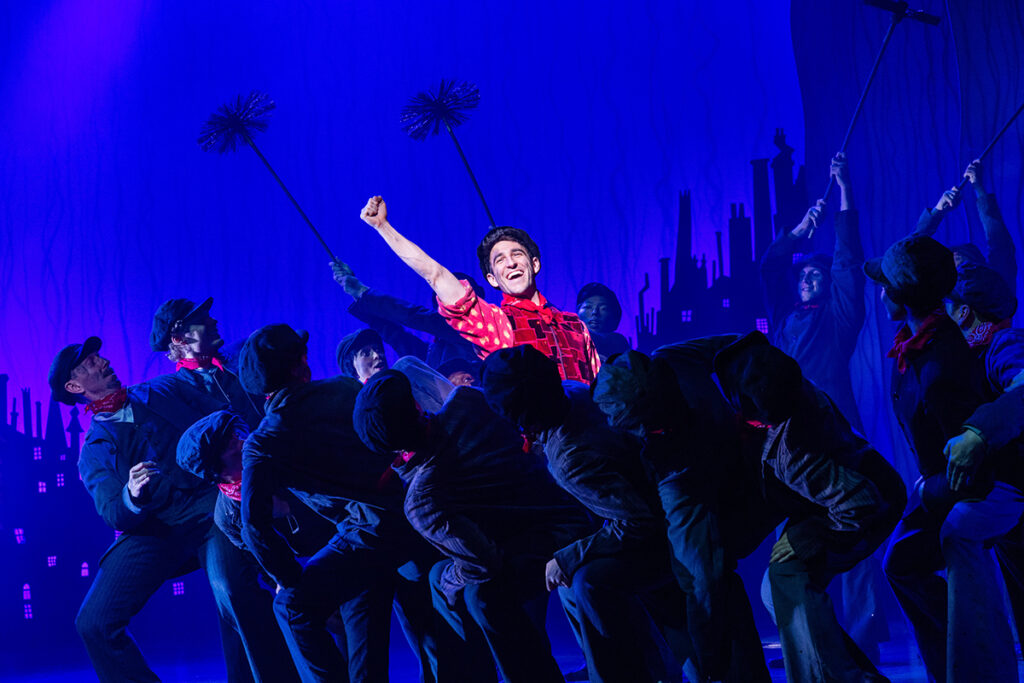MARY POPPINS. Jack Chambers (Bert) and Company. Photo Danny Kaan.